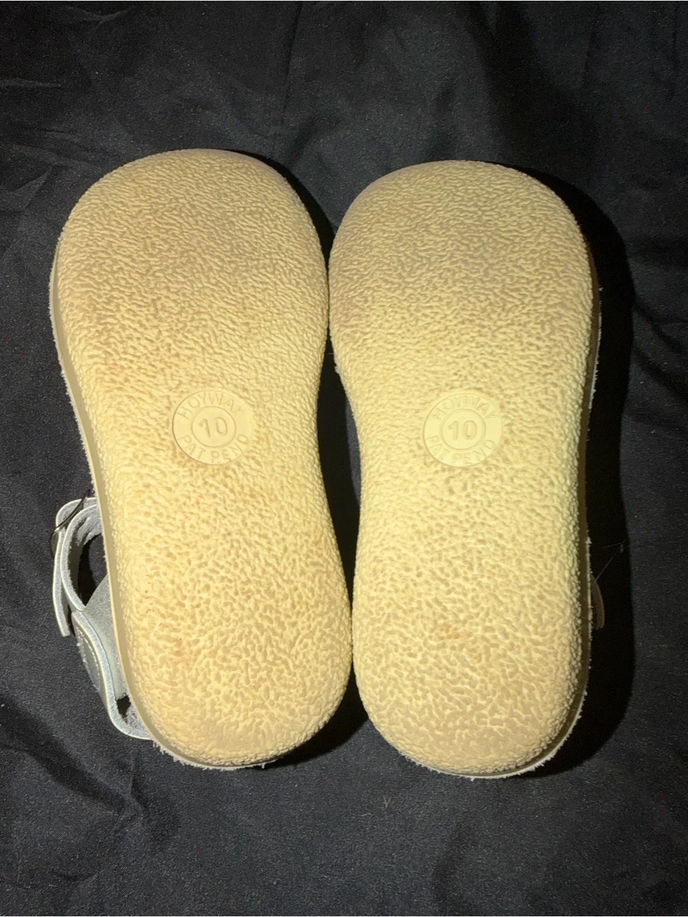 Sun-San Sandals leather straps silver and white size 10 excellent condition